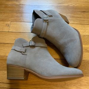 Tan/Grey Chelsea Booties Women’s Size 8